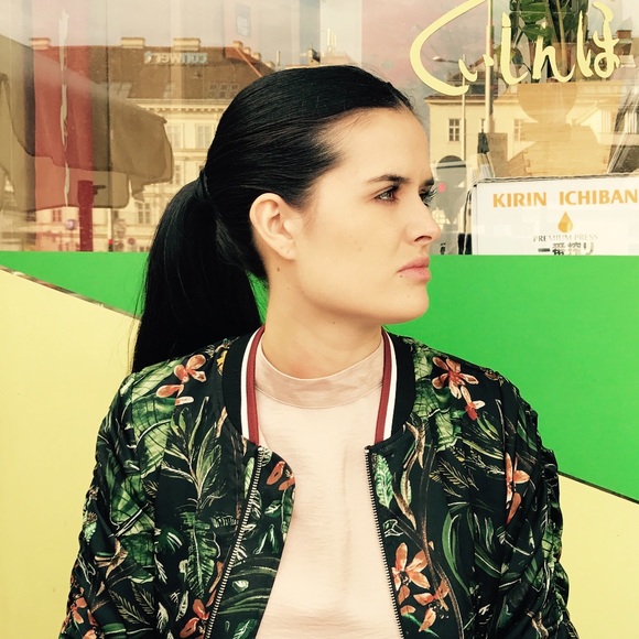 Meet your Posher, Cameron - Picture 1 of 3